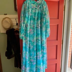 Vintage puff sleeve caftan mumu impressionist